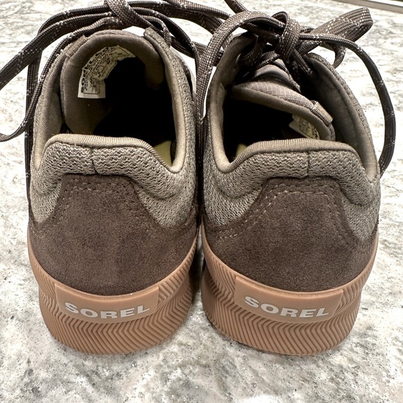 Sorel Water Proof Sneaker. Size 8. - Picture 4 of 7